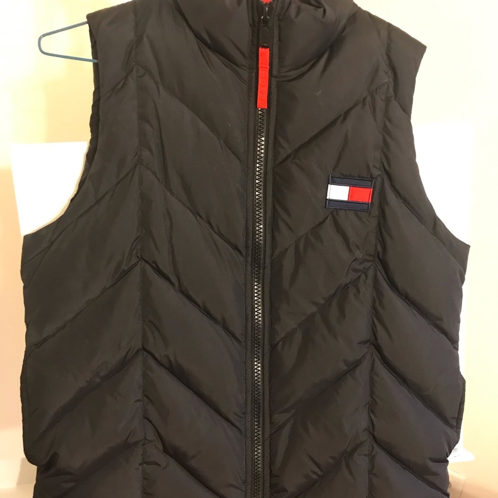tommy hilfiger puffer vest Size Small